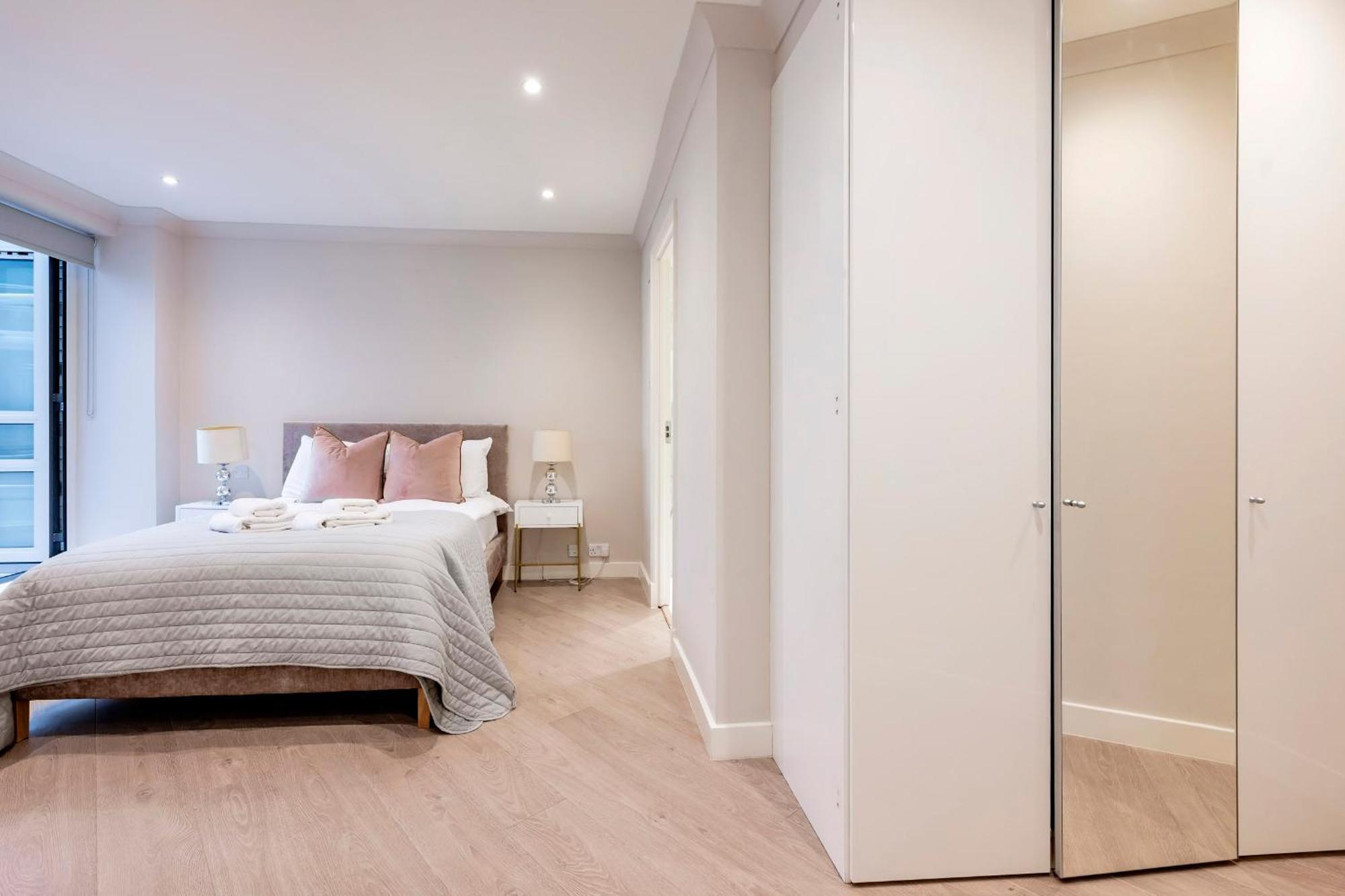 Beautiful 2-bed Flat-hosted By Sweetstay Apartament