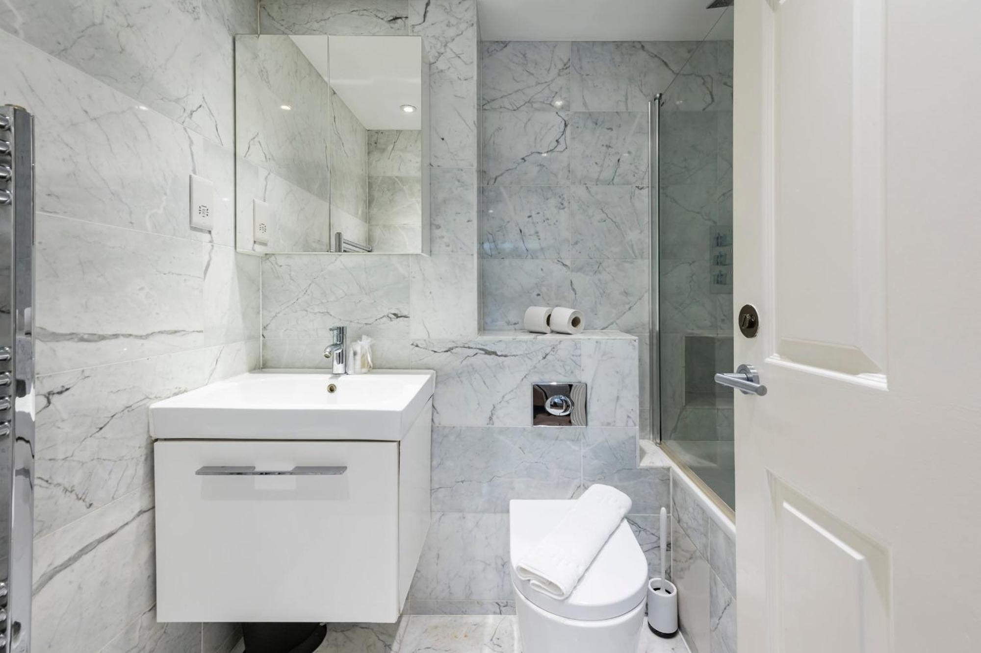 Beautiful 2-bed Flat-hosted By Sweetstay Apartament Londra