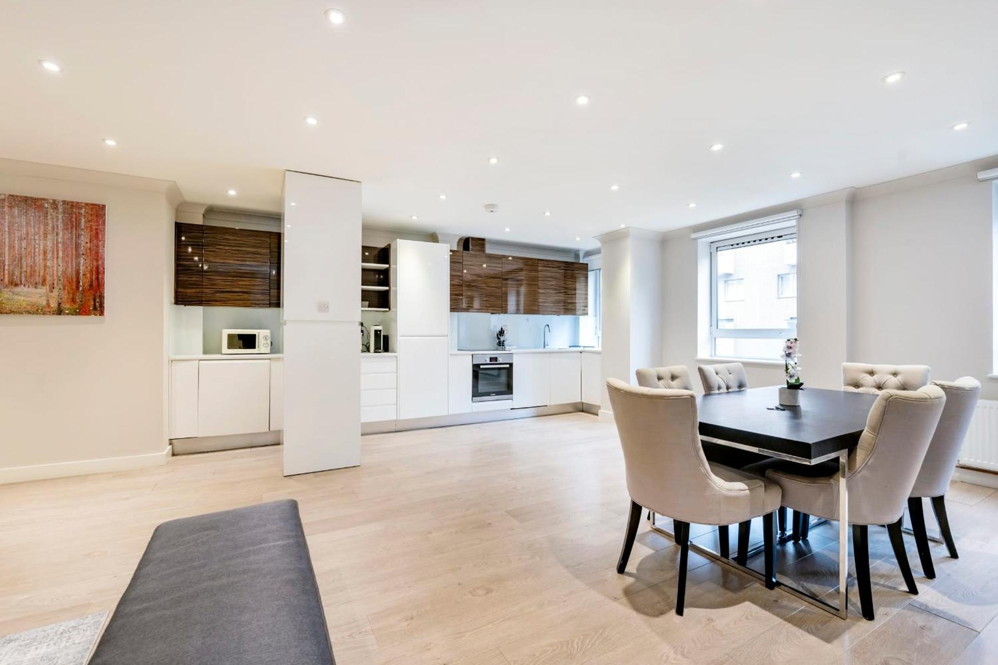 Beautiful 2-bed Flat-hosted By Sweetstay Apartament